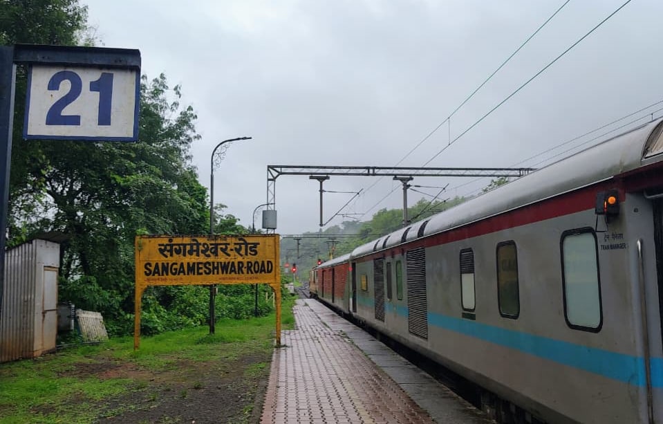गणपती बाप्पासाठी कोकणाकडे जाणाऱ्या चाकरमान्यांसाठी 246 विशेष रेल्वे सेवा